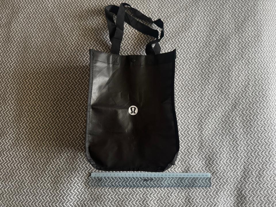✪ *NEU* Lululemon Tasche Beutel Tragetasche Yoga Bag Klein Schwar in Berlin