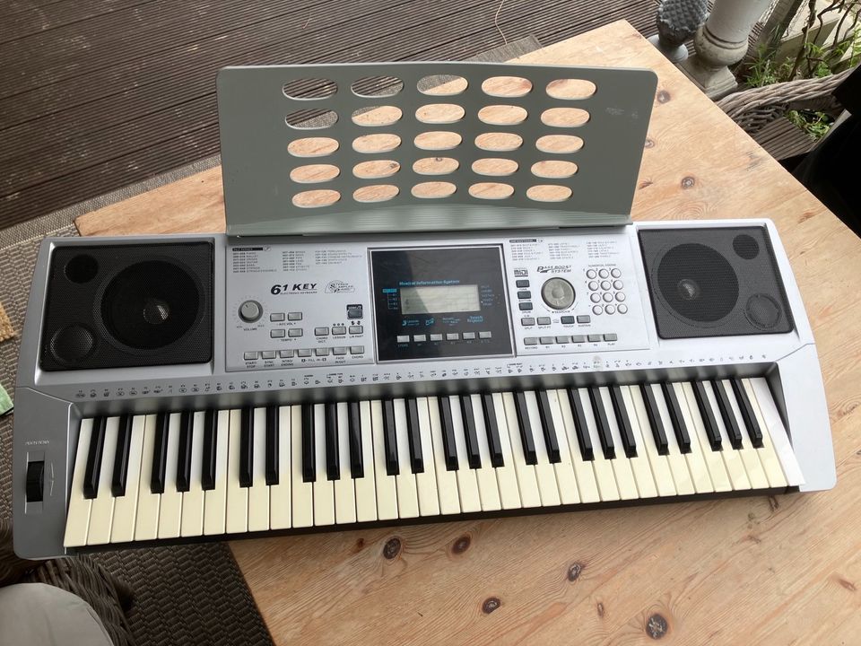 Keyboard LP-6210C in Sinzig