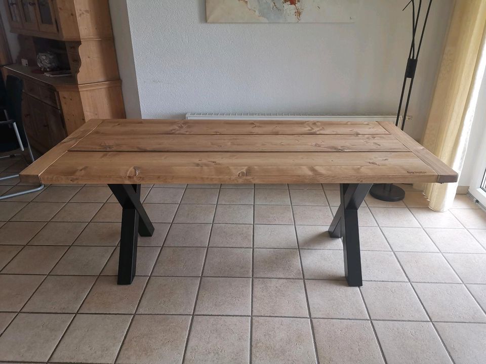 Tisch aus Holzbohlen, Massiv, 2m mit Verlängerung NEU in Stadland