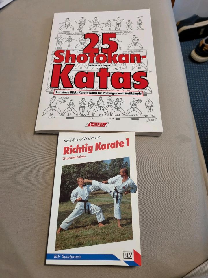 Bücher zum Thema Karate, Krafttraining, Hanteltraining, Fitness in Meppen