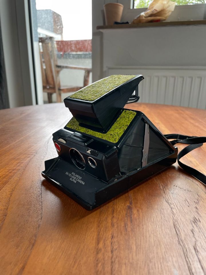 FILM TESTED Polaroid SX-70 Land Camera Alpha in Köln