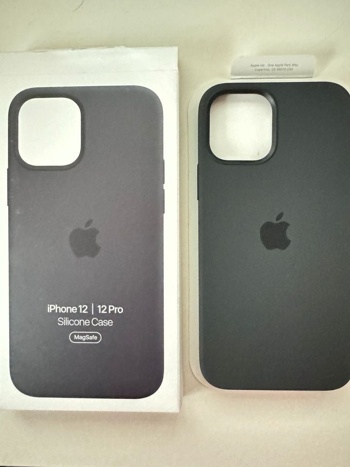 Orginal und neue Apple Iphone 12/12pro Silikon Case in Esslingen