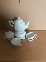 Hutschenreuther Viktoria 5 Teetassen Teekanne mit Stövchen weiß Hessen - Bad Homburg Vorschau
