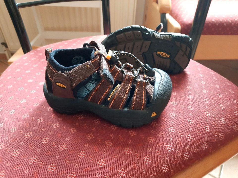 Keen kinder Schuhe Sandalen neutral gr. 25 in Suderburg