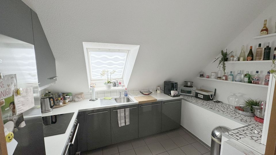 Moderne 2,5 Zimmer-Etagenwohnung mit Balkon und Garage im Herzen der Stadt. Einbauküche möglich! in Versmold