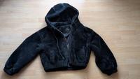 Kuscheljacke Teddyjacke von Bershka Gr. L schwarz Hessen - Schmitten Vorschau