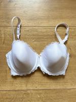 Chantelle BH T-Shirt Bra Schalen BH weiß 70F Rheinland-Pfalz - Eisenberg  Vorschau