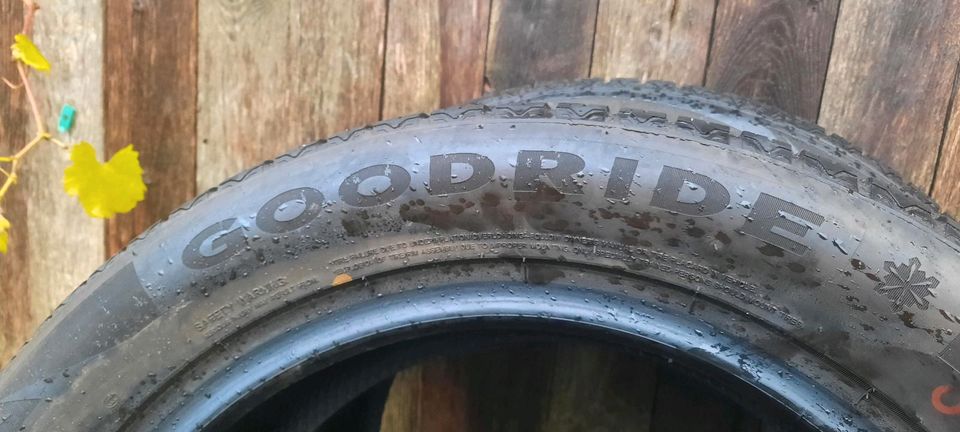 2x Allwetterreifen 215/55R17 98V Goodride DOT3220 5-6,4mm in Pronstorf