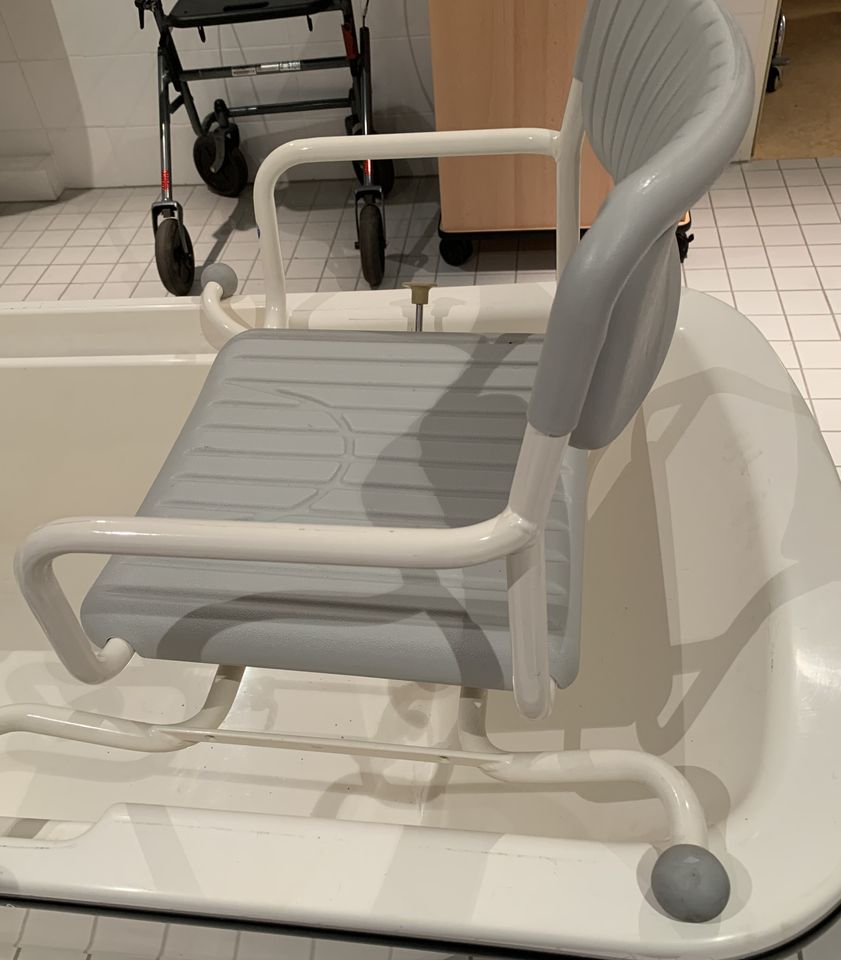 Badewanne Stuhl Anti-Rutsch Duschsitz Hilfe für alten oder behind in Hamburg