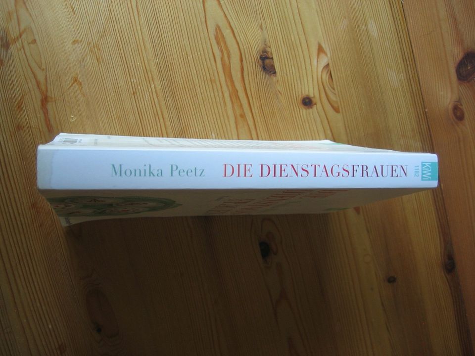 "Die Dienstagsfrauen" von Monika Peetz in Neu-Anspach