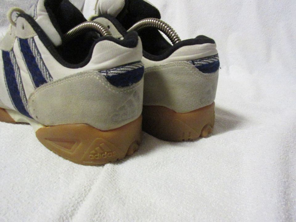 Adidas Handball Schuhe Vintage Gr.44 "Rarität von 1995" in  Baden-Württemberg - Malsch bei Wiesloch | eBay Kleinanzeigen ist jetzt  Kleinanzeigen