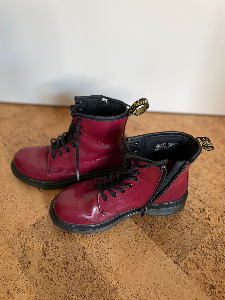 Doc Martens Air Wair Gr. 34 rot in Meppen