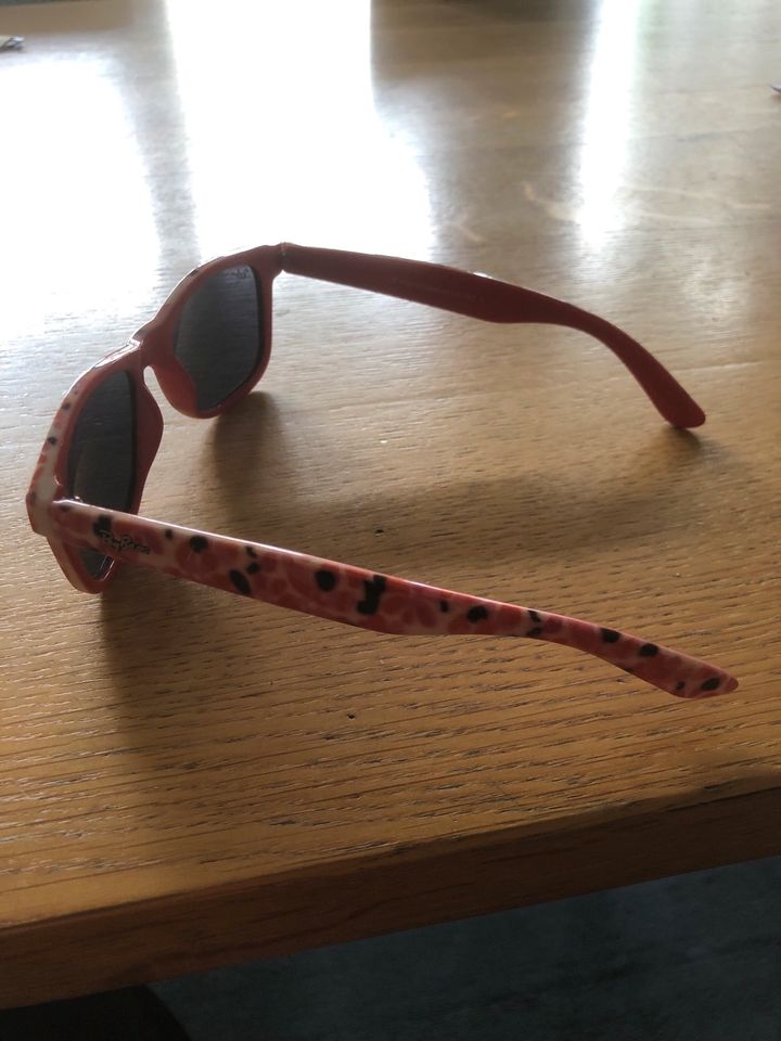 Sonnenbrille Rey Beri rot Blümchenbügel Gläser grau getönt Cat.3 in Stuttgart