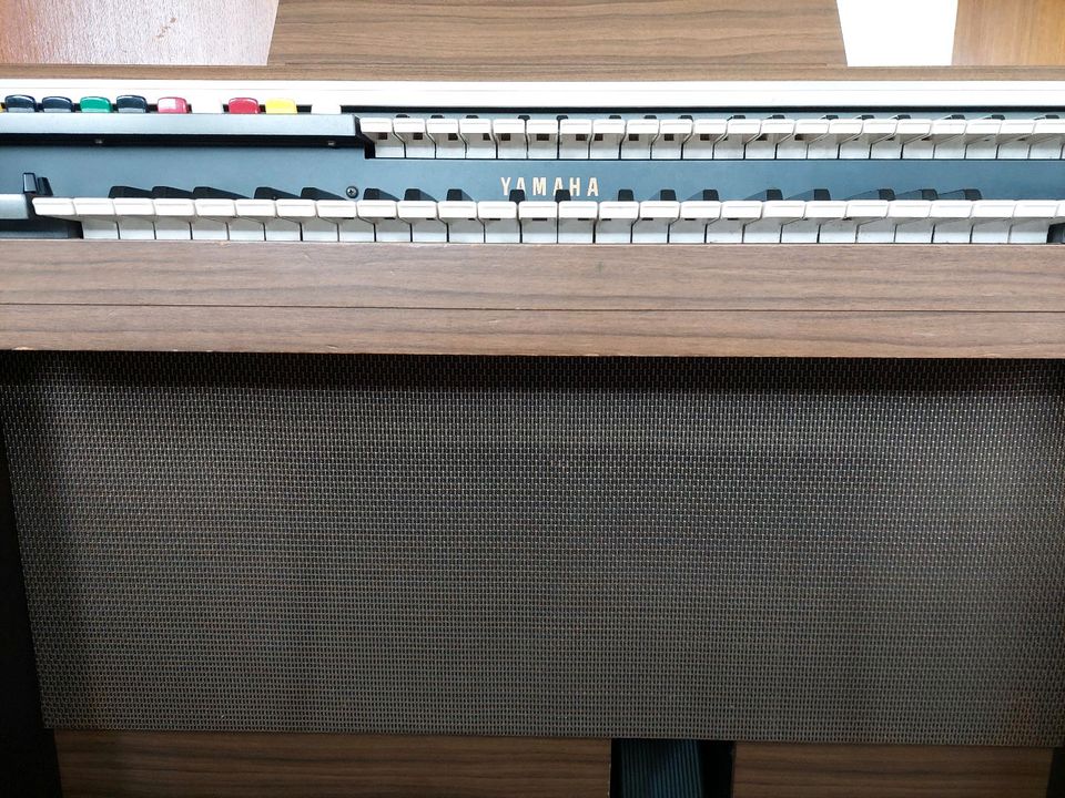 Yamaha Electone Model B-5BR elektronische Orgel in Waldsassen