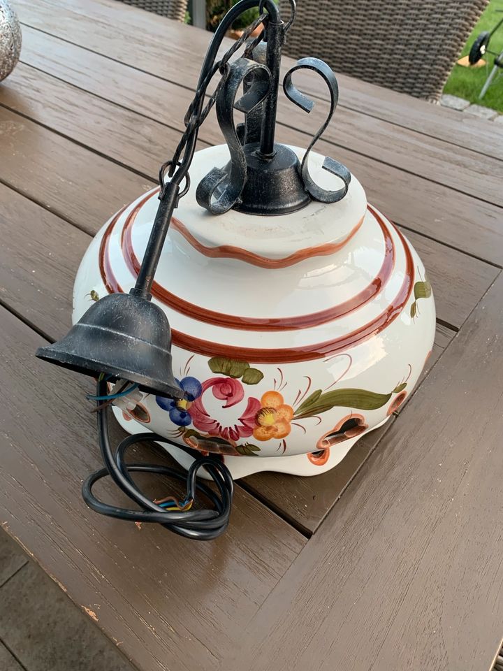 Deckenleuchte Schirmlampe Schmiedeeisen Porzellan  Keramik in Schwarzach