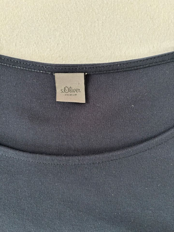 S. Oliver Premium Kleid Business dunkelblau Gr. 40 bzw. L in Frankfurt am Main