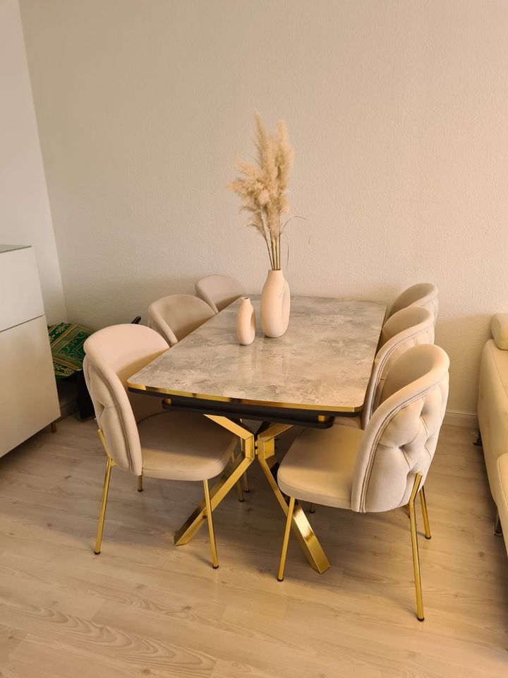 Sofort verfügbar/Esstisch/Neu/Oscar Gold Beige Design/Tisch/Stuhl in Berlin