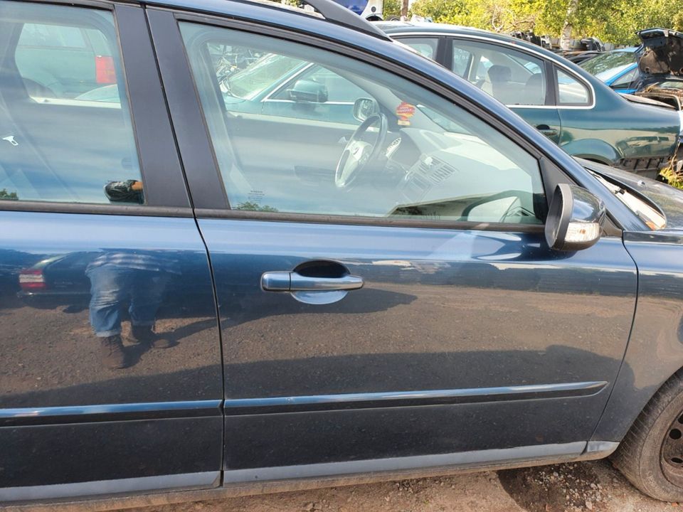 Volvo V50 Beifahrertür  Tür vorne rechts Blau 466 Bj.2006 in Bremervörde