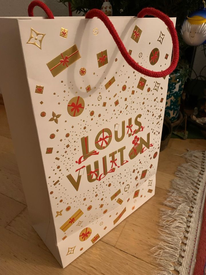 Louis Vuitton Tüte Weihnachtsedition Neu mittelgross in Starnberg