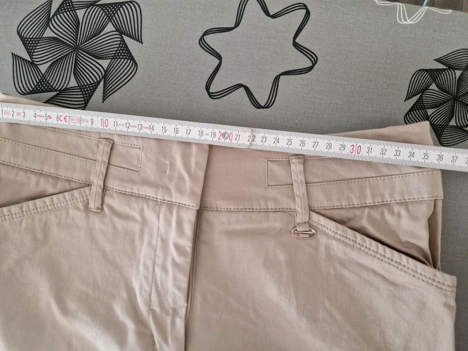 Shorts Gr. 36 Sand beige kurze Hose in Apen