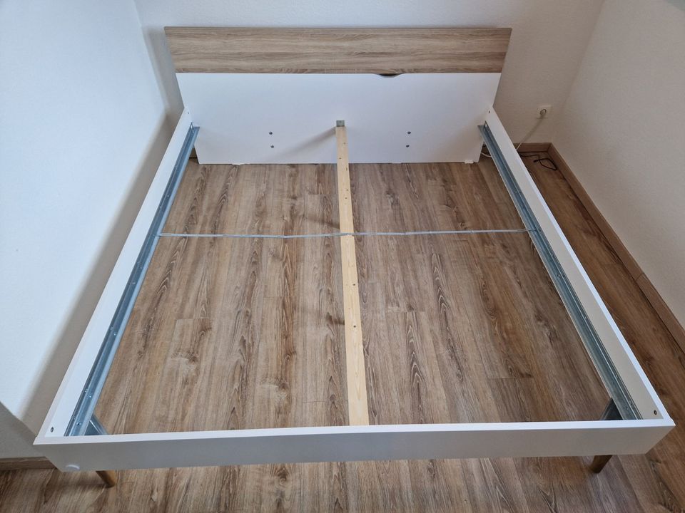 Doppelbett »OSLO«, weiß, mit Eichenholzbeinen, 180 cm x 200 cm in Rostock