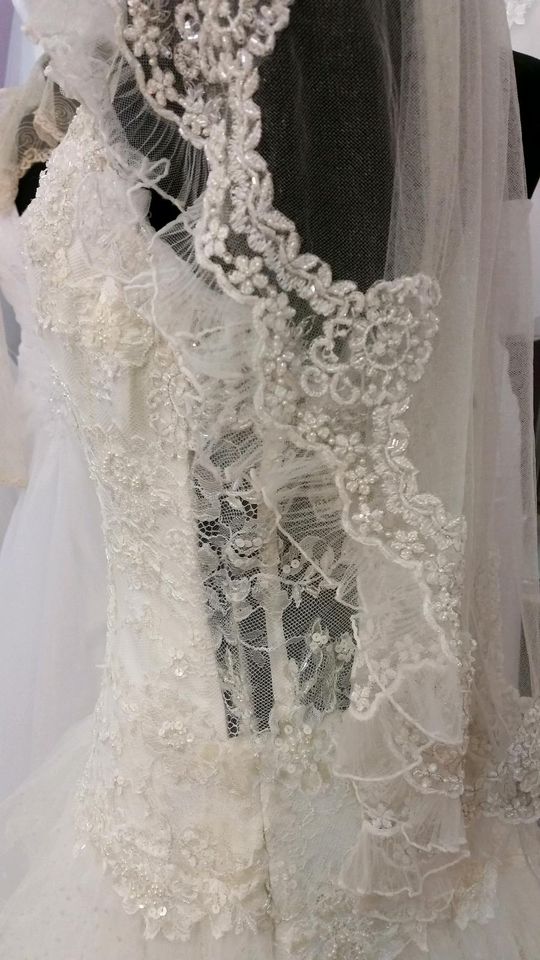 ❤ Hochzeitkleid Brautkleid mit Schleier  ecru 36 38 in Wiesbaden