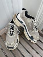 Balenciaga Triple S Sneaker Gr. 37 Beige TOP Eimsbüttel - Hamburg Harvestehude Vorschau