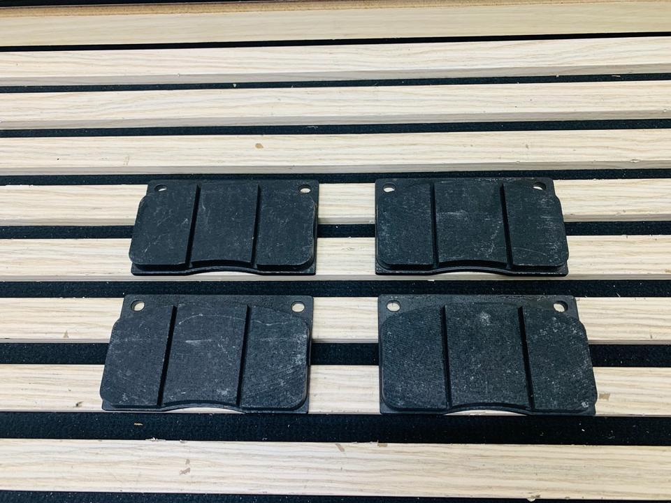 Aston Martin DB7 Bremsbeläge Vorne Hinten 2885455 2885675 in Küstriner Vorland