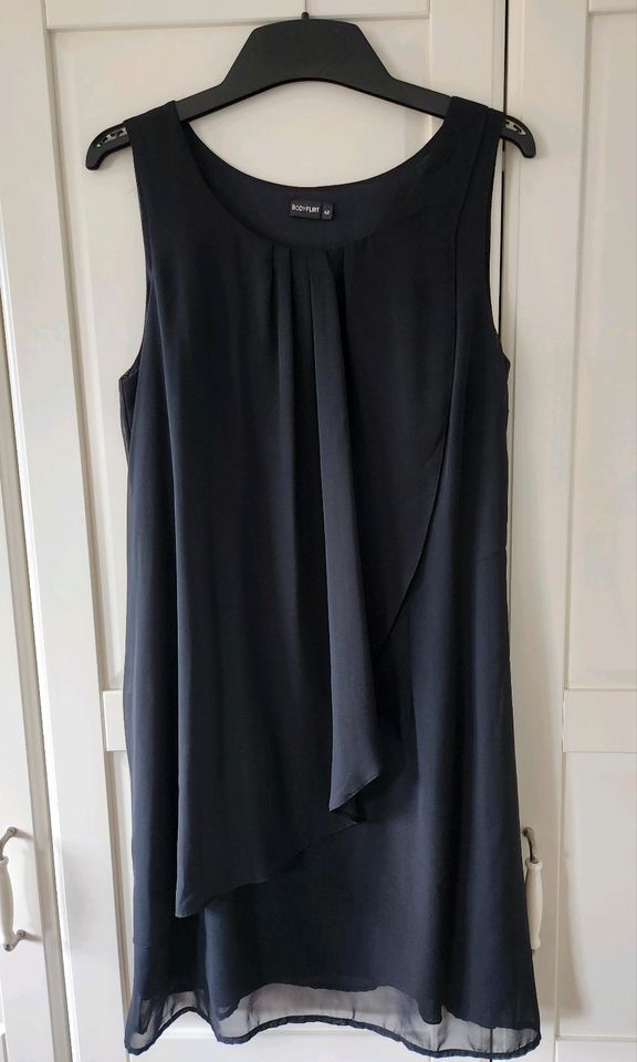 Chiffonkleid schwarz, Größe 42 in Wittbek