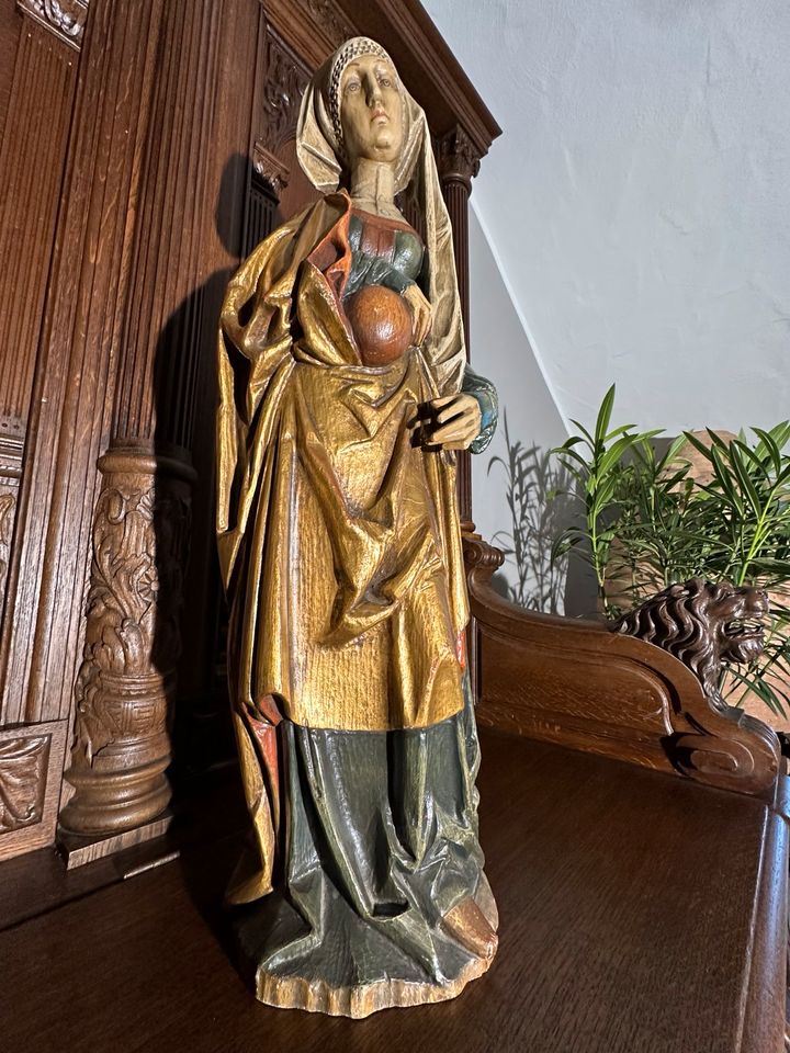 Heiligenfigur, Holzfigur, Heilige Elisabeth von Thüringen in Olpe
