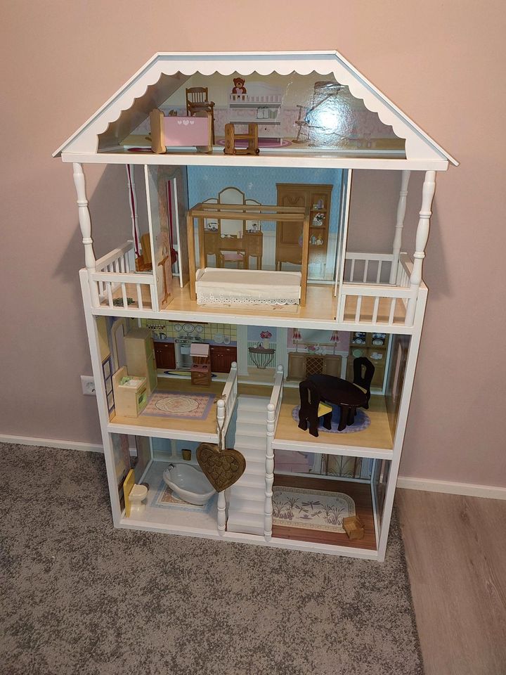 Kidkraft Puppenhaus mit Möbel in Senden