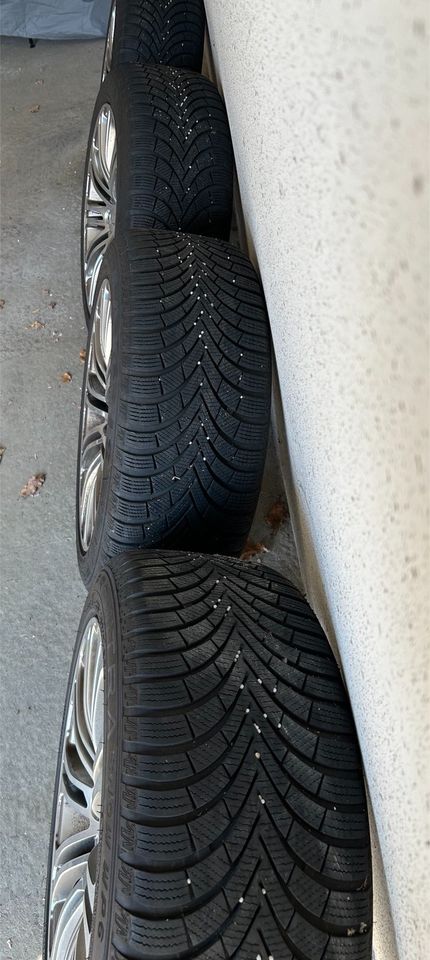 4x MAM B1 Alufelgen mit Maxxis Winterreifen 235/45 R17 für BMW in Großkrotzenburg