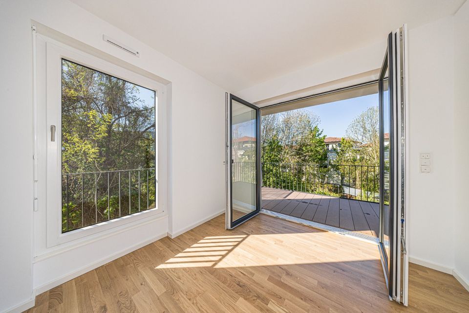 Großzügiger 5-Zimmer-Wohntraum mit Fußbodenheizung, Balkon und Terrasse -  ideal für Familien in Erfurt