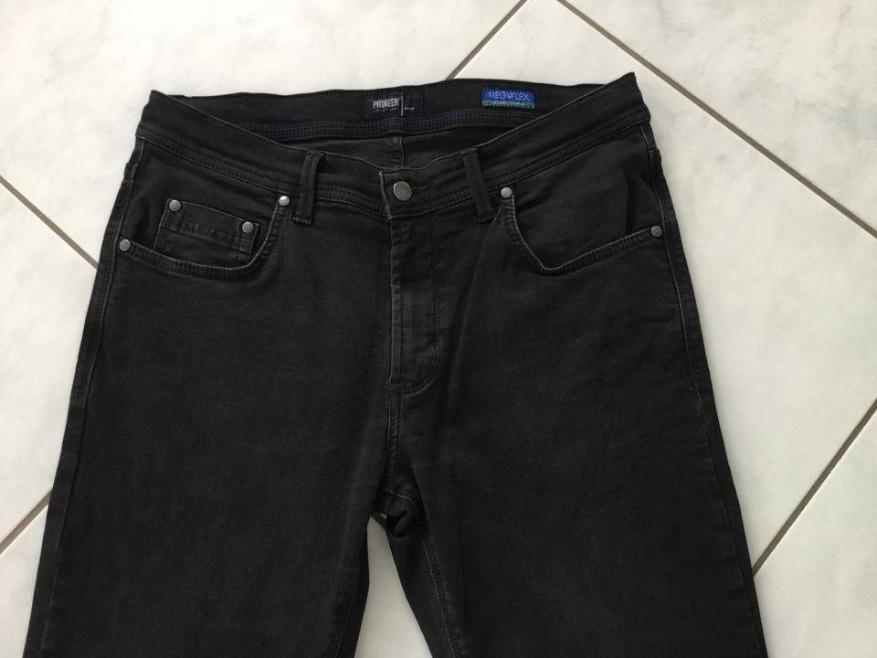 Herren Jeans schwarz von Pioneer Gr 34/30 in Knittlingen