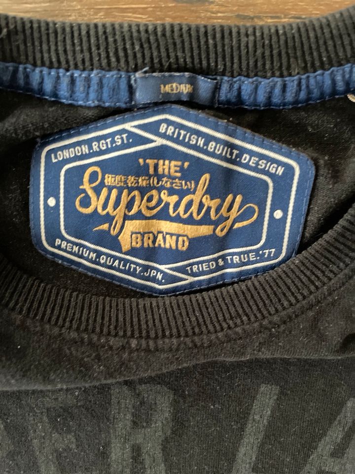 Superdry T-Shirt Gr. M schwarz Top in Mainz