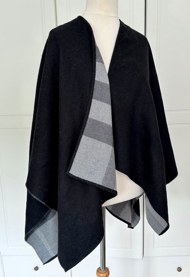 Burberry Poncho Cape Kaschmir Kaschmircape Wendecape in Gerlingen