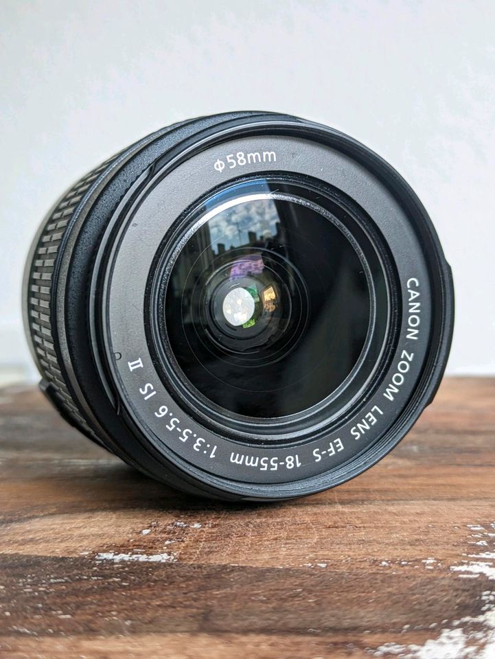 Canon EOS 1300d + Kit Objektiv 18-55mm f 3.5 - 5.6 in Nürnberg (Mittelfr)