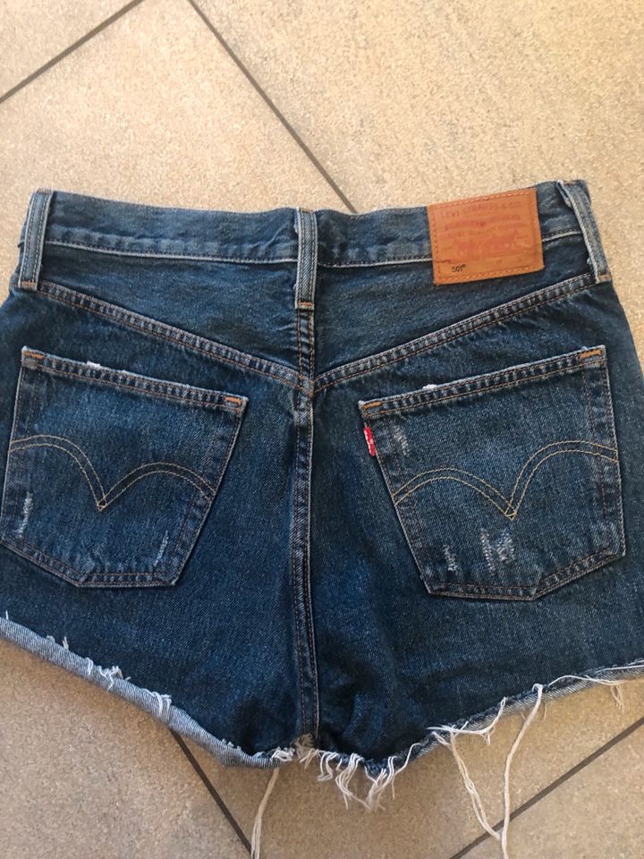 Jeansshorts/Kurze Hose Levi’s 501, Gr.27, wie neu! in Velen