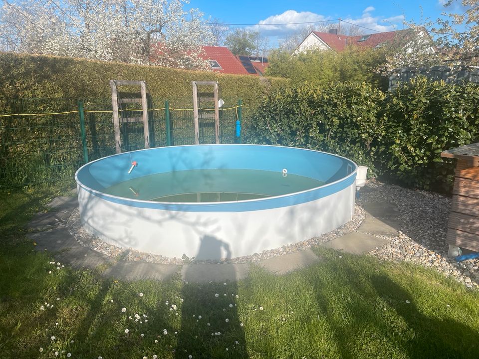 Stahlwandpool 350 Durchmesser ++90cm tief Zubehör+ neue Poolfolie in Esslingen