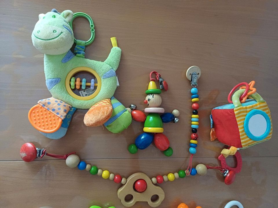 Kinderwagen Spielzeug, Kinderwagen Ketten, Maxi Cosi in Pirna
