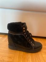 Guess Schuhe - leichter Keilabsatz München - Au-Haidhausen Vorschau