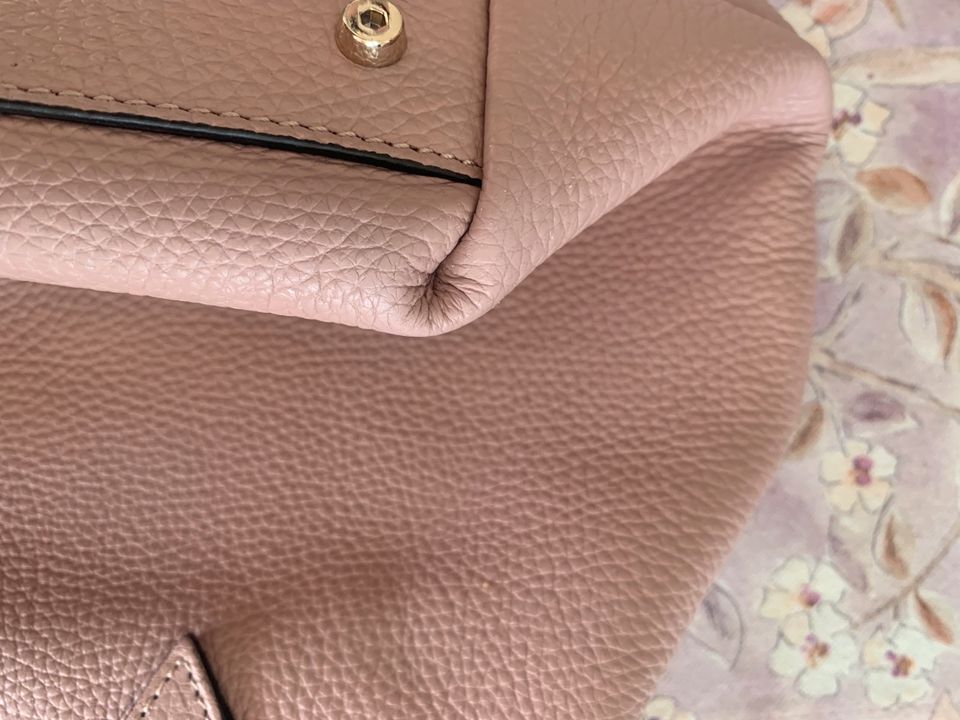 Coccinelle Tasche Shopper  rosa wie neu in Kerpen