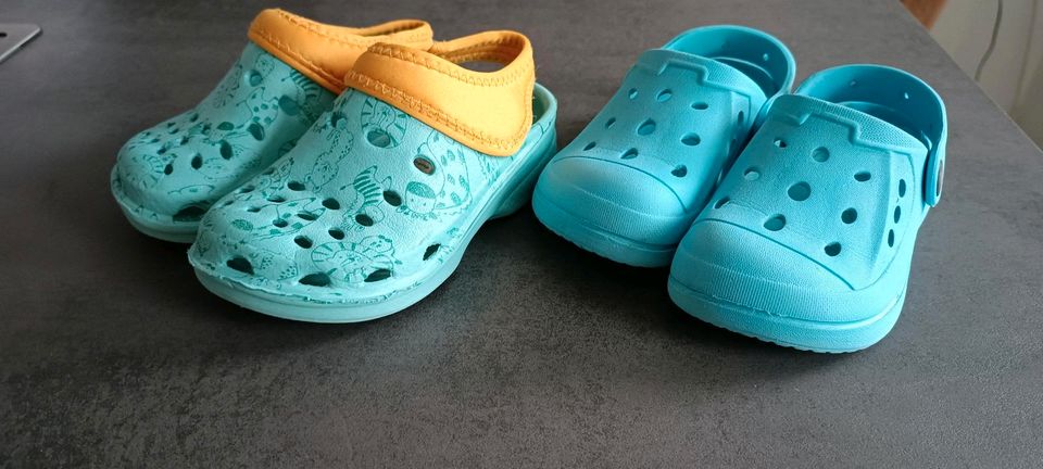 Crocs Hausschuhe Strandschuhe Latschen Gr.25 in Hohes Kreuz