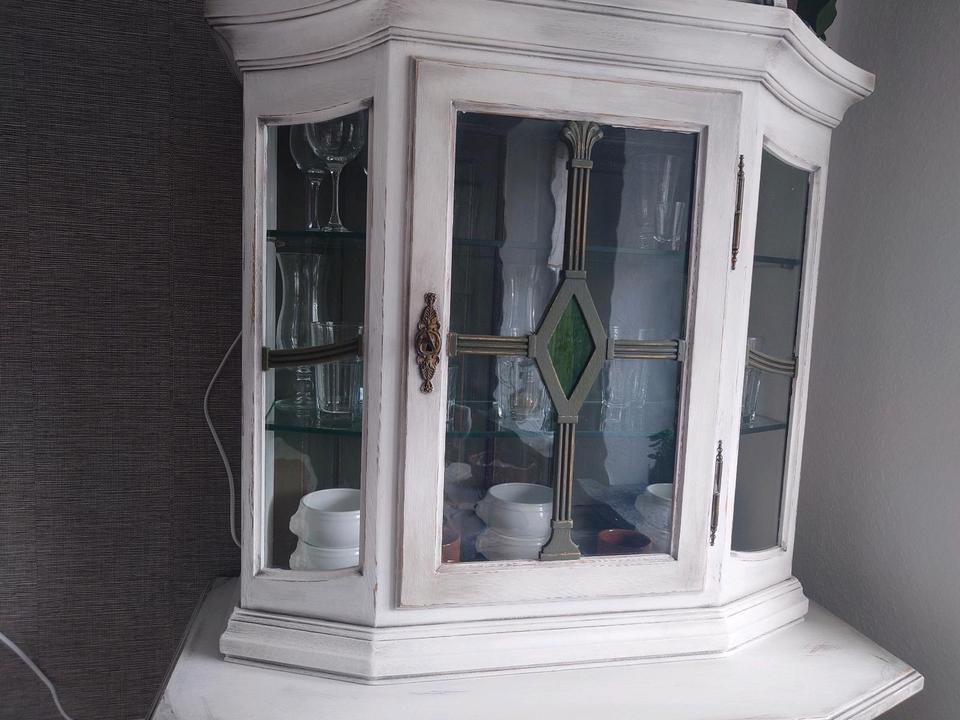 Schrank / Vitrine shabby chic Stil in Zeven