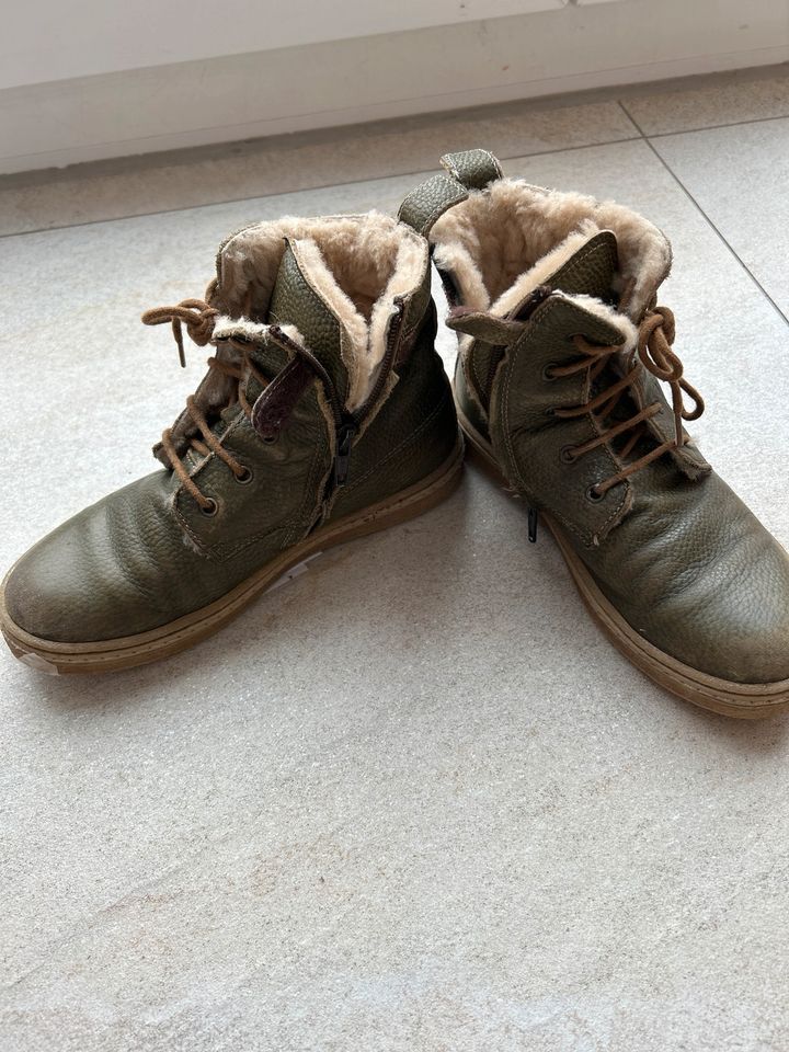 Lammfellschuhe Ocra Winterschuhe moosgrün Gr. 31 in Baldham