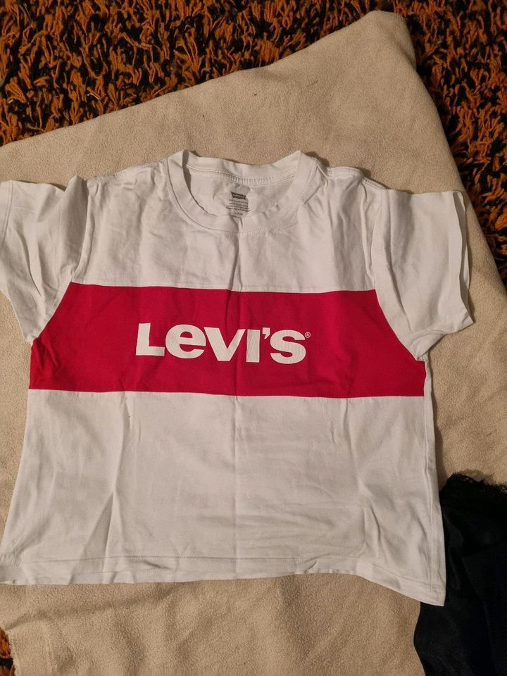 Levis t-shirt gr.s in Obertshausen