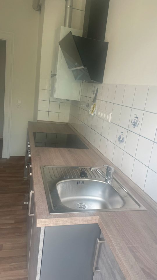 Attraktive und sanierte 3-Raum-Wohnung mit Einbauküche in Nürnberg (Mittelfr)