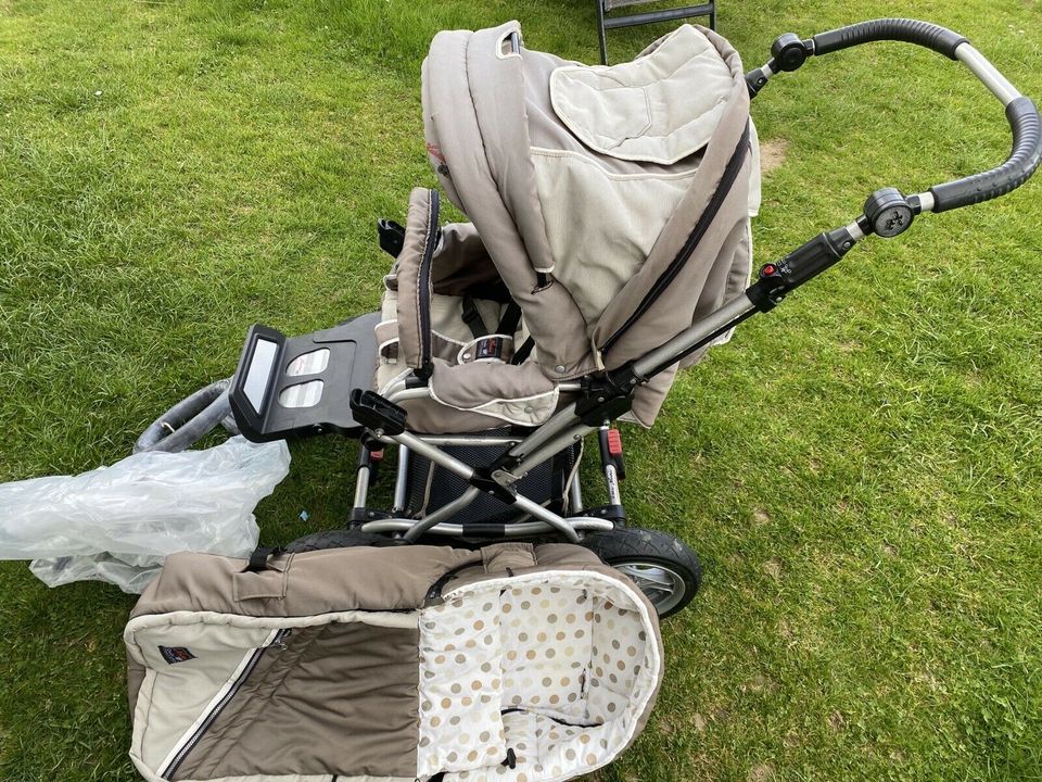 Hartan Kinderwagen in Regen