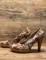 Tamaris Pumps high heels 39 schuhe sexy Blumen Vintage Rockabilly Niedersachsen - Sauensiek Vorschau