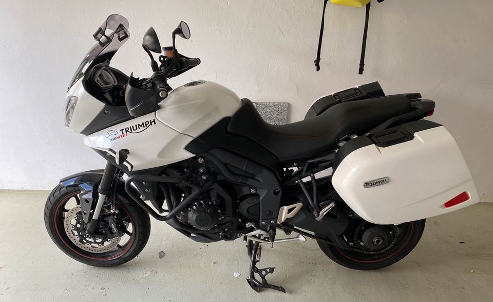 Triumph Tiger Sport 1050 ABS + Koffersystem und Zubehör Motorrad in Haren (Ems)